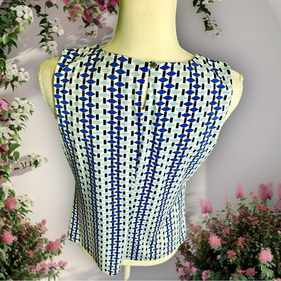 Calvin Klein Blue & White Geometric Shape Pleated-Neckline Sleeveless Top Sz MP - Picture 9 of 11